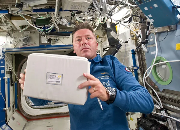 Astronaut with the Airgloss sensor