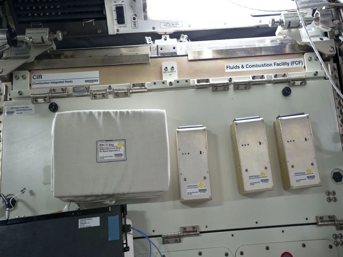 Airgloss sensors on an ISS rack